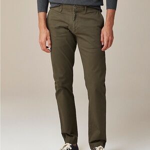 J. Crew Men’s 484 Slim-fit stretch chino pant
